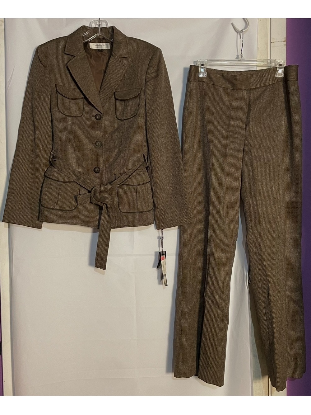 NWT Tahari Brown Herringbone Belted Pants Suit, size 10